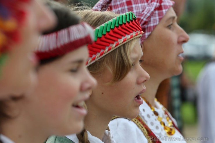 Žaliūkių malūnininko sodyboje įvykusią Žolinės šventę 131184