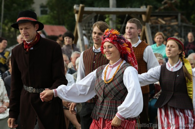 Žaliūkių malūnininko sodyboje įvykusią Žolinės šventę 131187