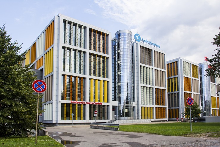 Projekta galvenais arhitekts un idejas autors ir baltvācu arhitekts Meinhards fon Gerkāns. Ēkas interjers veidots sadarbojoties M-plus design GmbH & C Projekta galvenais arhitekts un idejas autors ir baltvācu arhitekts Meinhards fon Gerkāns. Ēkas interjers veidots sadarbojoties M-plus design GmbH & C 131529