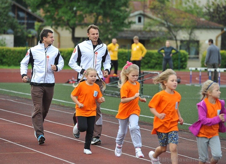 02.09.2014 ar sporta stundu Siguldas pilsētas vidusskolā tika atklāta Latvijā pirmā klase ar sporta novirzienu 02.09.2014 ar sporta stundu Siguldas pilsētas vidusskolā tika atklāta Latvijā pirmā klase ar sporta novirzienu 132702