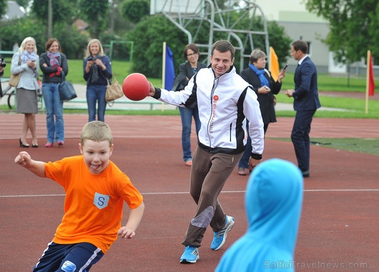 02.09.2014 ar sporta stundu Siguldas pilsētas vidusskolā tika atklāta Latvijā pirmā klase ar sporta novirzienu 02.09.2014 ar sporta stundu Siguldas pilsētas vidusskolā tika atklāta Latvijā pirmā klase ar sporta novirzienu 132709