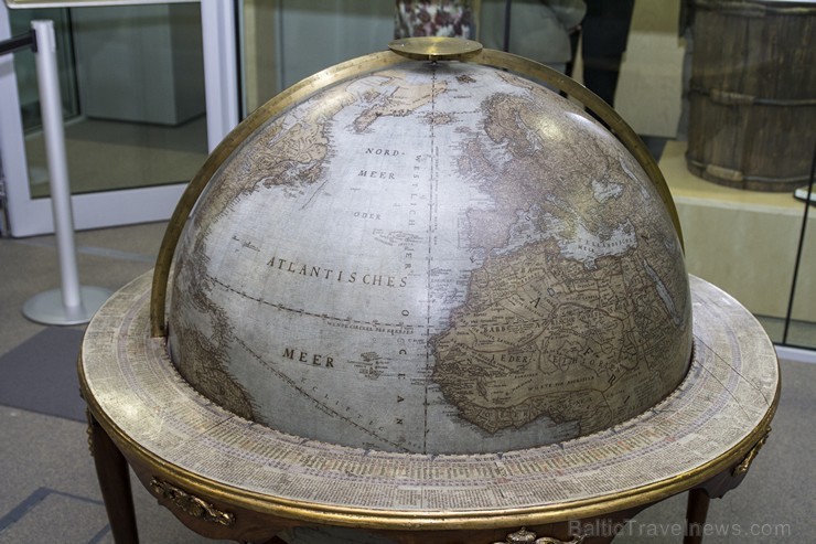 Globuss, kuru 1764.gadā Stenders izgatavojis pēc Dānijas un Norvēģijas karaļa Frederiha V pasūtījuma, uz dažiem mēnešiem no Dānijas atvests uz Latviju Globuss, kuru 1764.gadā Stenders izgatavojis pēc Dānijas un Norvēģijas karaļa Frederiha V pasūtījuma, uz dažiem mēnešiem no Dānijas atvests uz Latviju 133395