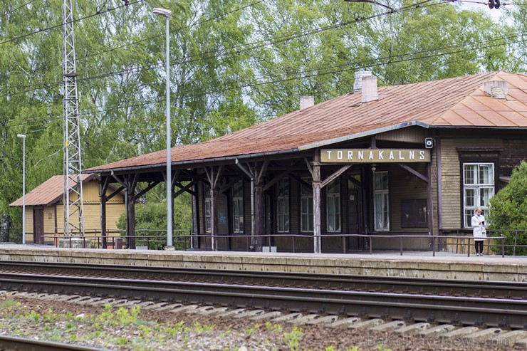 19. gadsimta 80. gadu vidū uzbūvēta tagadējā Torņkalna stacijas ēka, kas 1994. gadā cieta ugunsgrēkā, bet tika atjaunota sākotnējā izskatā 19. gadsimta 80. gadu vidū uzbūvēta tagadējā Torņkalna stacijas ēka, kas 1994. gadā cieta ugunsgrēkā, bet tika atjaunota sākotnējā izskatā 133734