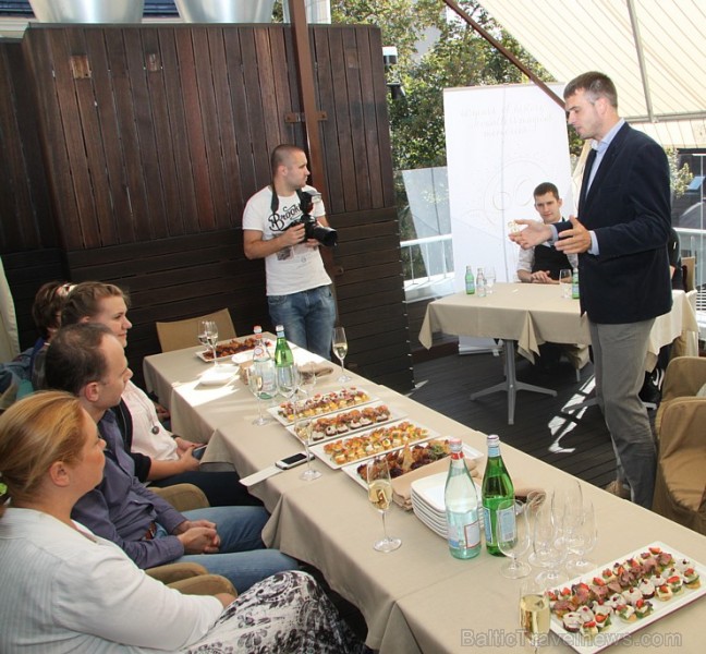 Gardēžu festivāls «Gourmetfestival» tiek rīkots par godu prestižās viesnīcu asociācijas «Relais & Chateaux» 60 gadu jubilejai, kuras biedri ir abu šef Gardēžu festivāls «Gourmetfestival» tiek rīkots par godu prestižās viesnīcu asociācijas «Relais & Chateaux» 60 gadu jubilejai, kuras biedri ir abu šef 134359