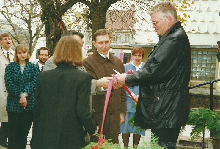 Pagājuši jau 15 gadi, kad 1999.gada 5.novembrī tika svinīgi atklāts Bauskas tūrisma informācijas centrs. Kā toreiz, tā arī tagad tas pilda galveno mēr Pagājuši jau 15 gadi, kad 1999.gada 5.novembrī tika svinīgi atklāts Bauskas tūrisma informācijas centrs. Kā toreiz, tā arī tagad tas pilda galveno mēr 137592