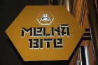 Vecrīgas restorāns «Melnā bite» nonāk populārā restorāna «International Rīga» pārvaldījumā