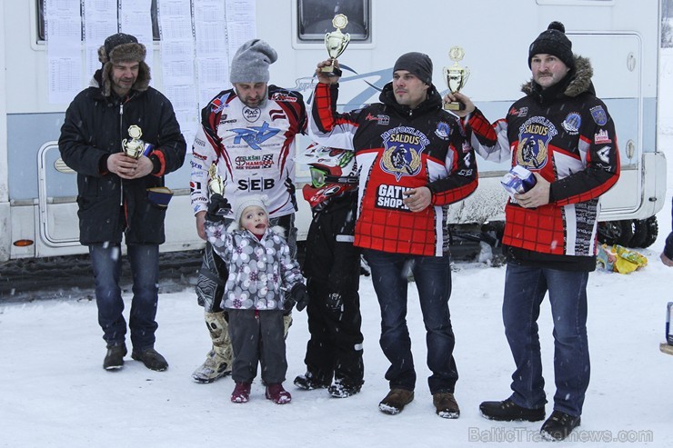 Pagājušās nedēļas nogalē Ērgļu novada Liepkalnē, pēc teju divu gadu ilga pārtraukuma, sporta draugus atkal priecēja Latvijas Kauss skijoringā Pagājušās nedēļas nogalē Ērgļu novada Liepkalnē, pēc teju divu gadu ilga pārtraukuma, sporta draugus atkal priecēja Latvijas Kauss skijoringā 141817