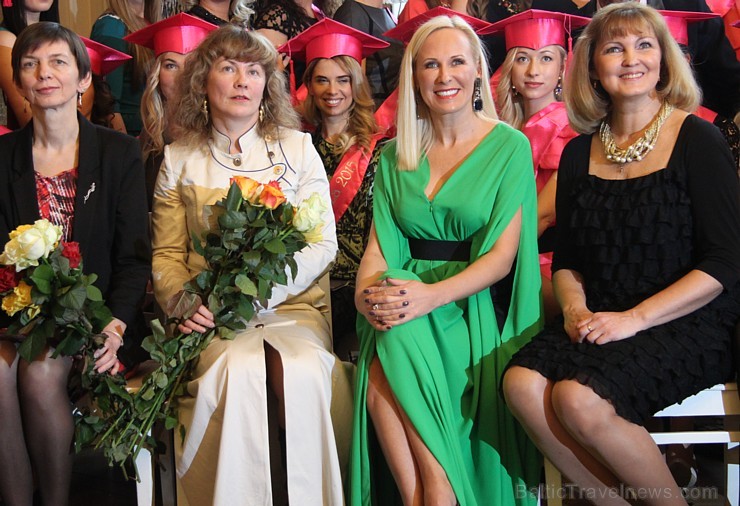 Kosmetoloģijas koledžas izlaidums padarīs mūsu dzīvi skaistāku. Vairāk informācijas - www.kk.edu.lv Kosmetoloģijas koledžas izlaidums padarīs mūsu dzīvi skaistāku. Vairāk informācijas - www.kk.edu.lv 143263
