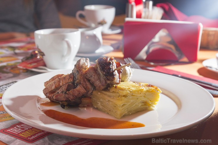 Travelnews.lv redakcija pusdieno meksikāņu restorānā  «Tex Mex» 143662