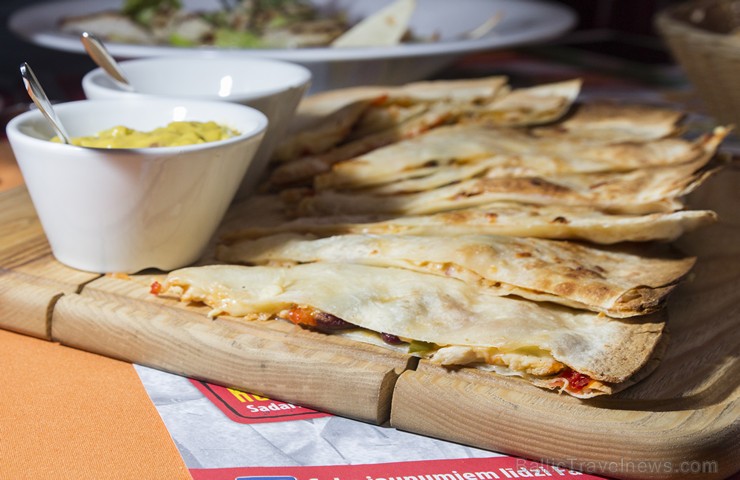 Travelnews.lv redakcija pusdieno meksikāņu restorānā  «Tex Mex» 143665