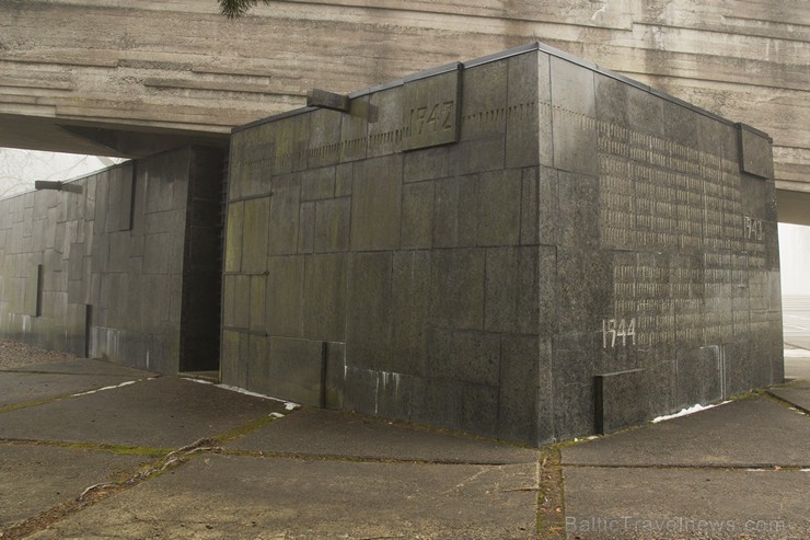 Salaspils Memoriālais ansamblis ir viens no lielākajiem pieminekļu kompleksiem fašisma upuru piemiņai Eiropā Salaspils Memoriālais ansamblis ir viens no lielākajiem pieminekļu kompleksiem fašisma upuru piemiņai Eiropā 143680