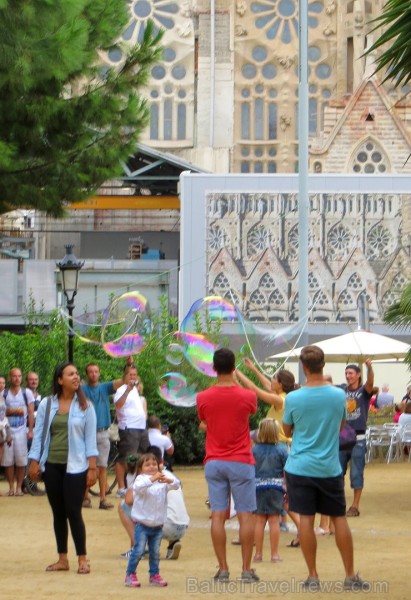 Atklāj, ko slēpj Svētās Ģimenes baznīcas (Sagrada Família) greznas vitrāžas www.sagradafamilia.cat 145023