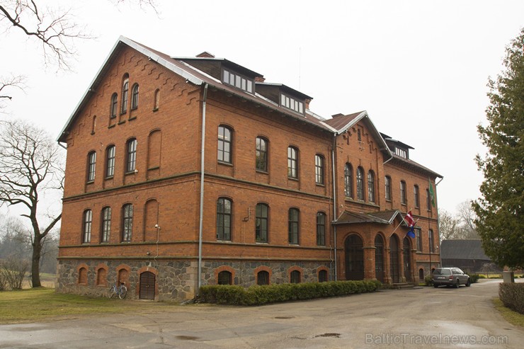 Skaistkalnes muiža celta historisma stilā no sarkaniem ķieģeļiem ap 1894. gadu pēc arhitekta M. Berči projekta Skaistkalnes muiža celta historisma stilā no sarkaniem ķieģeļiem ap 1894. gadu pēc arhitekta M. Berči projekta 145986