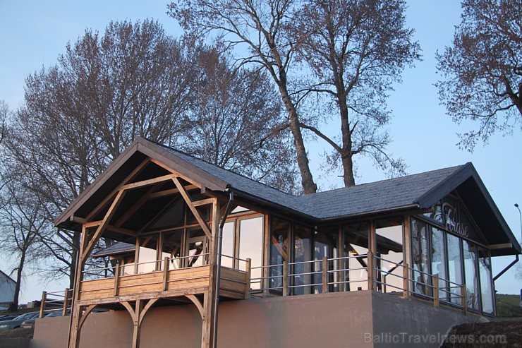 Travelnews.lv redakcija apciemo Pūres rekonstruēto restorānu «Terase» un piedalās gardēžu vakariņās ar šefpavāru Nauris Hauka. www.PureChocolate.lv Travelnews.lv redakcija apciemo Pūres rekonstruēto restorānu «Terase» un piedalās gardēžu vakariņās ar šefpavāru Nauris Hauka. www.PureChocolate.lv 147123