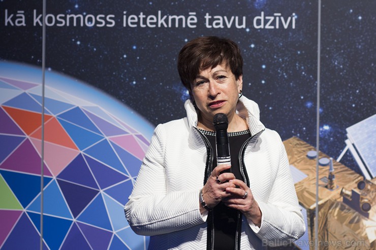 Rīga bez maksas ir apskatāma Eiropas Kosmosa izstāde, kas ir lielākā ceļojošā izstāde par kosmosu Eiropā. Tā interaktīvā veidā iepazīstina ar Eiropas Rīga bez maksas ir apskatāma Eiropas Kosmosa izstāde, kas ir lielākā ceļojošā izstāde par kosmosu Eiropā. Tā interaktīvā veidā iepazīstina ar Eiropas 147723