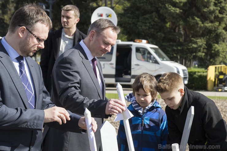 Rīga bez maksas ir apskatāma Eiropas Kosmosa izstāde, kas ir lielākā ceļojošā izstāde par kosmosu Eiropā. Tā interaktīvā veidā iepazīstina ar Eiropas Rīga bez maksas ir apskatāma Eiropas Kosmosa izstāde, kas ir lielākā ceļojošā izstāde par kosmosu Eiropā. Tā interaktīvā veidā iepazīstina ar Eiropas 147729