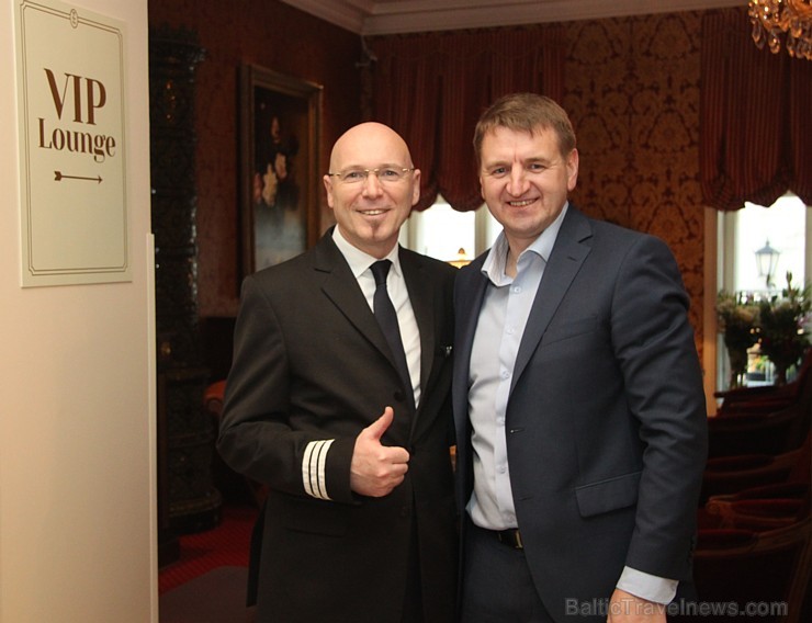 Viesnīcas «Grand Palace Hotel Riga» vadītājs Bernhards Loevs un «BalticTravelnews.com» direktors Aivars Mackevičs Viesnīcas «Grand Palace Hotel Riga» vadītājs Bernhards Loevs un «BalticTravelnews.com» direktors Aivars Mackevičs 148936