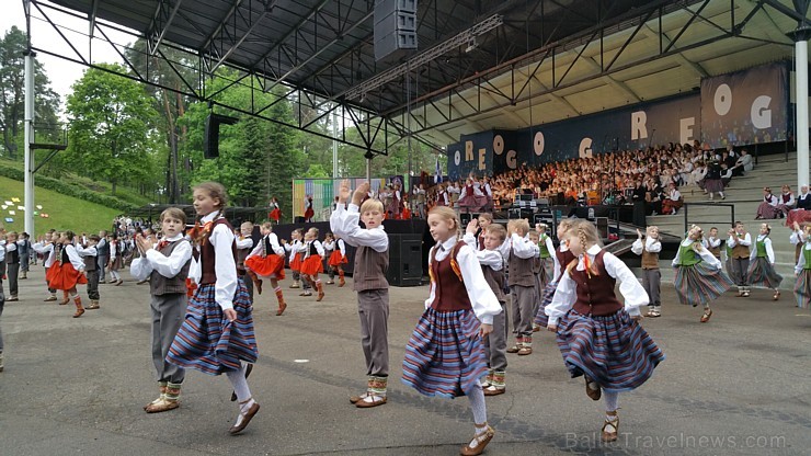 Skolu jaunatnes dziesmu svētku ieskaņas koncerts 23.05 skan Ogres estrādē 150033