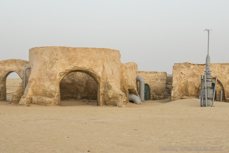 Travelnews.lv sadarbībā ar Novatours Sahāras tuksnesī apmeklē filmas «Star Wars» filmēšanas laukumu Travelnews.lv sadarbībā ar Novatours Sahāras tuksnesī apmeklē filmas «Star Wars» filmēšanas laukumu 150182
