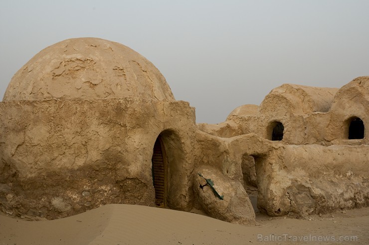 Travelnews.lv sadarbībā ar Novatours Sahāras tuksnesī apmeklē filmas «Star Wars» filmēšanas laukumu Travelnews.lv sadarbībā ar Novatours Sahāras tuksnesī apmeklē filmas «Star Wars» filmēšanas laukumu 150186