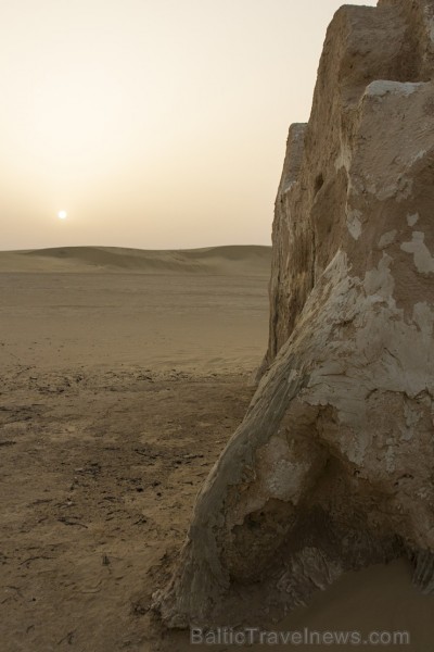 Travelnews.lv sadarbībā ar Novatours Sahāras tuksnesī apmeklē filmas «Star Wars» filmēšanas laukumu Travelnews.lv sadarbībā ar Novatours Sahāras tuksnesī apmeklē filmas «Star Wars» filmēšanas laukumu 150188