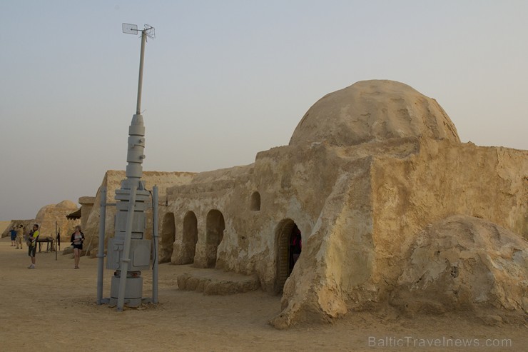 Travelnews.lv sadarbībā ar Novatours Sahāras tuksnesī apmeklē filmas «Star Wars» filmēšanas laukumu Travelnews.lv sadarbībā ar Novatours Sahāras tuksnesī apmeklē filmas «Star Wars» filmēšanas laukumu 150190