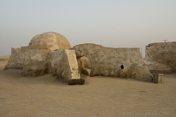 Travelnews.lv sadarbībā ar Novatours Sahāras tuksnesī apmeklē filmas «Star Wars» filmēšanas laukumu Travelnews.lv sadarbībā ar Novatours Sahāras tuksnesī apmeklē filmas «Star Wars» filmēšanas laukumu 150193