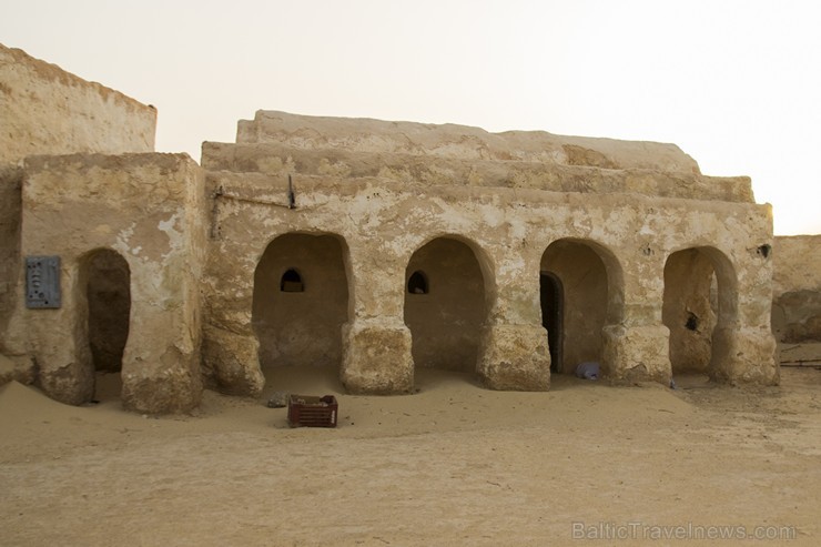 Travelnews.lv sadarbībā ar Novatours Sahāras tuksnesī apmeklē filmas «Star Wars» filmēšanas laukumu Travelnews.lv sadarbībā ar Novatours Sahāras tuksnesī apmeklē filmas «Star Wars» filmēšanas laukumu 150194