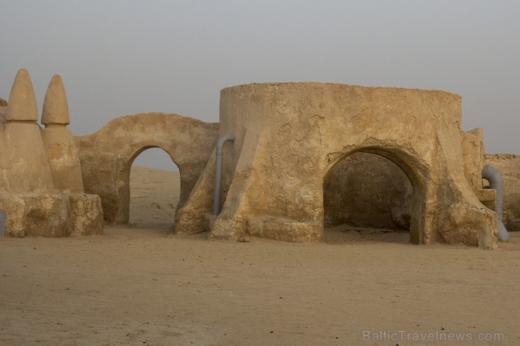 Travelnews.lv sadarbībā ar Novatours Sahāras tuksnesī apmeklē filmas «Star Wars» filmēšanas laukumu Travelnews.lv sadarbībā ar Novatours Sahāras tuksnesī apmeklē filmas «Star Wars» filmēšanas laukumu 150196