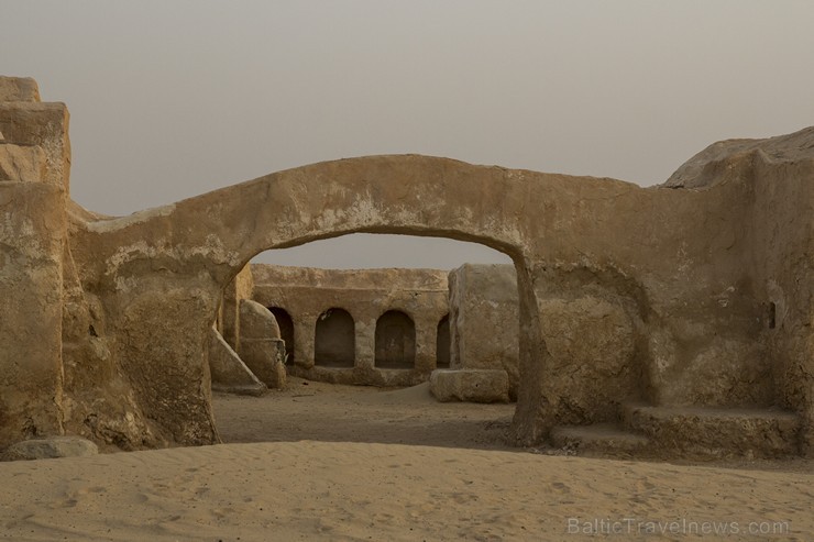 Travelnews.lv sadarbībā ar Novatours Sahāras tuksnesī apmeklē filmas «Star Wars» filmēšanas laukumu Travelnews.lv sadarbībā ar Novatours Sahāras tuksnesī apmeklē filmas «Star Wars» filmēšanas laukumu 150197