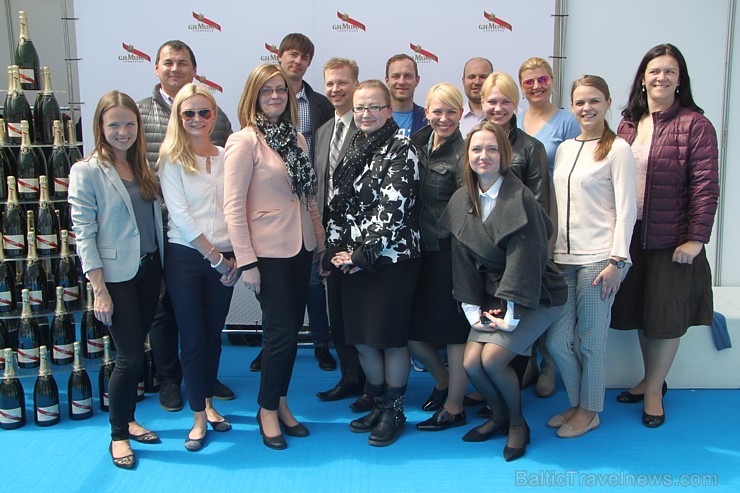 Travelnews.lv redakcija ar Rīgas viesnīcas Mercure Hotel Rīga atbalstu 2.06.2015 izbauda debesu restorānu «Dinner in the sky Riga» Travelnews.lv redakcija ar Rīgas viesnīcas Mercure Hotel Rīga atbalstu 2.06.2015 izbauda debesu restorānu «Dinner in the sky Riga» 150661