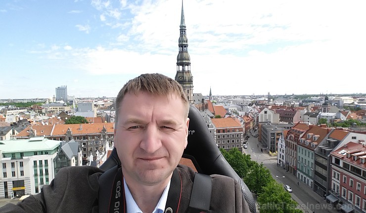 Travelnews.lv redakcija ar Rīgas viesnīcas Mercure Hotel Rīga atbalstu 2.06.2015 izbauda debesu restorānu «Dinner in the sky Riga» Travelnews.lv redakcija ar Rīgas viesnīcas Mercure Hotel Rīga atbalstu 2.06.2015 izbauda debesu restorānu «Dinner in the sky Riga» 150689