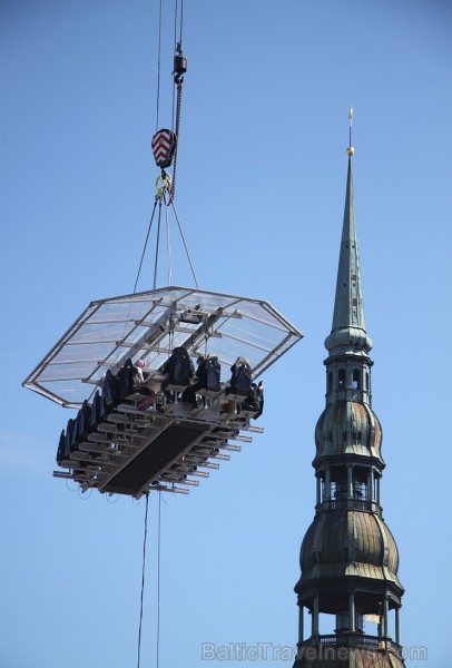 Travelnews.lv redakcija ar Rīgas viesnīcas Mercure Hotel Rīga atbalstu 2.06.2015 izbauda debesu restorānu «Dinner in the sky Riga» Travelnews.lv redakcija ar Rīgas viesnīcas Mercure Hotel Rīga atbalstu 2.06.2015 izbauda debesu restorānu «Dinner in the sky Riga» 150708