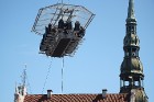 Reizi gadā ar ceļojošo restorānu «Dinner in the sky Riga» var pusdienot Rīgas debesīs