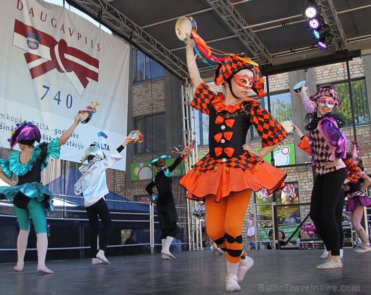Daugavpils (www.visitdaugavpils.lv) ar vērienīgiem un saulainiem svētkiem svin 740. gadu pilsētas jubileju Daugavpils (www.visitdaugavpils.lv) ar vērienīgiem un saulainiem svētkiem svin 740. gadu pilsētas jubileju 151053
