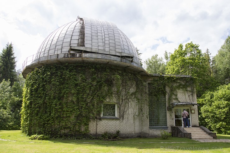 Teleskops ir paredzēts gan tiešajiem, gan spektrālajiem debess ķermeņu novērojumiem. Baldones observatorija ir vienīgā profesionālā observatorija Latv 151125