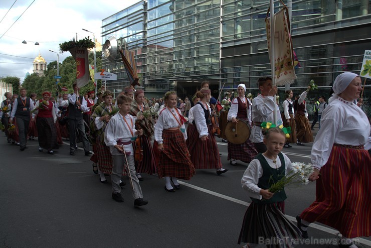 XI Latvijas skolu jaunatnes dziesmu un deju svētku gājiens - atrodi savu kolektīvu (1.daļa) 154050