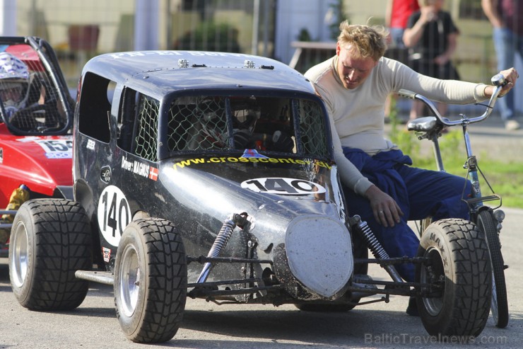 Ar spraigām cīņām sporta kompleksā 333 skatītājus priecē NEZ rallijkrosa čempionāts 155901