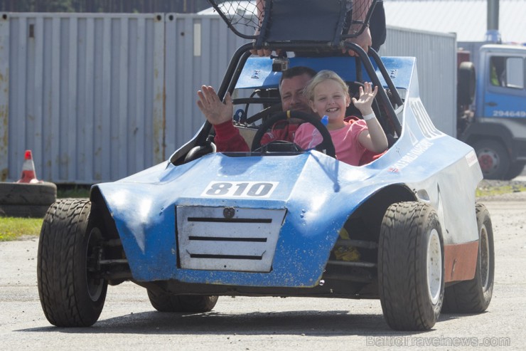 Ar spraigām cīņām sporta kompleksā 333 skatītājus priecē NEZ rallijkrosa čempionāts 155926