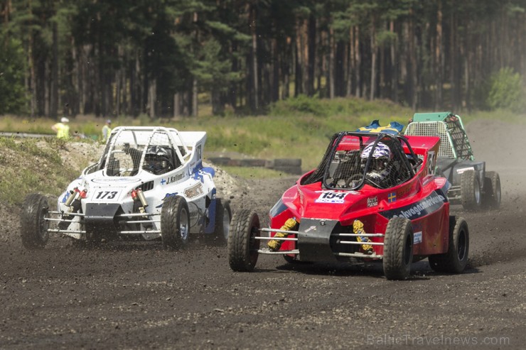 Ar spraigām cīņām sporta kompleksā 333 skatītājus priecē NEZ rallijkrosa čempionāts 155935