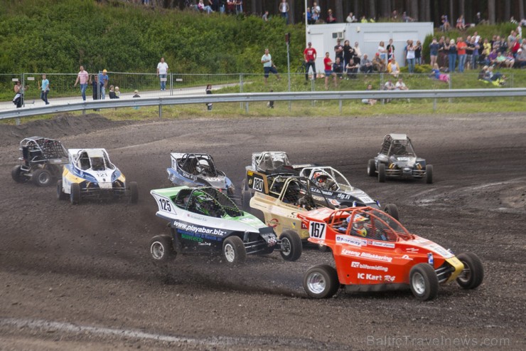 Ar spraigām cīņām sporta kompleksā 333 skatītājus priecē NEZ rallijkrosa čempionāts 155979