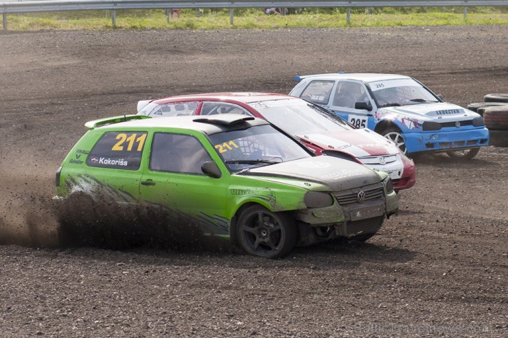 Ar spraigām cīņām sporta kompleksā 333 skatītājus priecē NEZ rallijkrosa čempionāts 155991