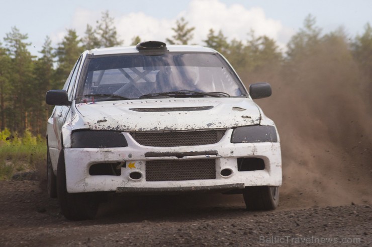Ar spraigām cīņām sporta kompleksā 333 skatītājus priecē NEZ rallijkrosa čempionāts 155997