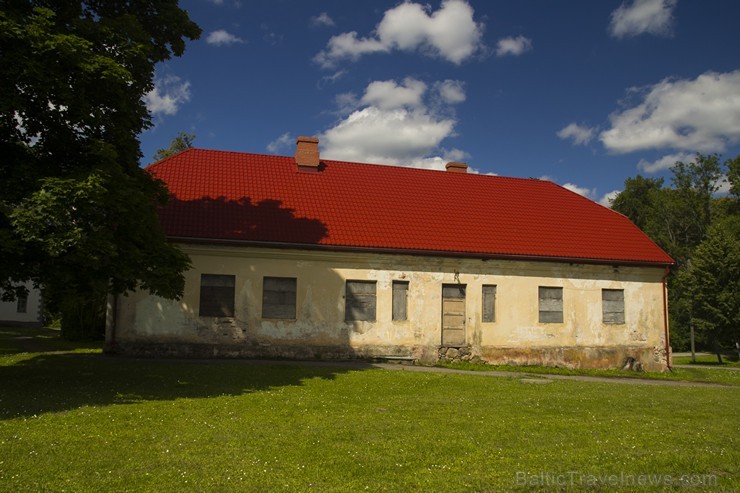Valtenberģu muiža ir unikāla ar seno ēku kompleksu 156566