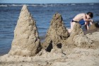Travelnews.lv apciemo smilšaino Jūrmalas pludmali ar cerību uz siltu vasaru