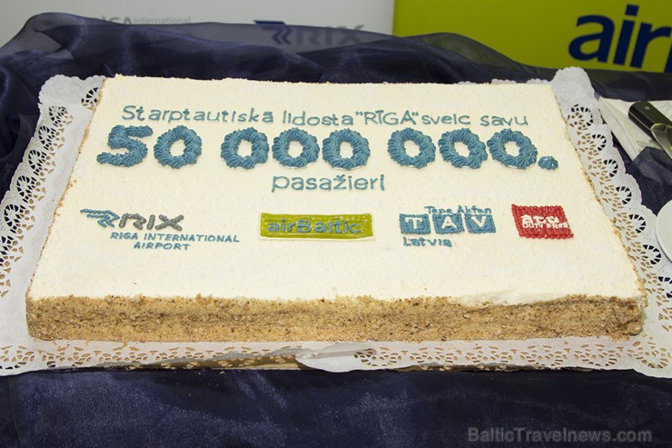Starptautiskā lidosta «Rīga» sagaidīja savu 50 miljono pasažieri kopš lidostas dibināšanas - Montu Skābarnieci, kura liedostā ieradās ar airBaltic rei Starptautiskā lidosta «Rīga» sagaidīja savu 50 miljono pasažieri kopš lidostas dibināšanas - Montu Skābarnieci, kura liedostā ieradās ar airBaltic rei 156694
