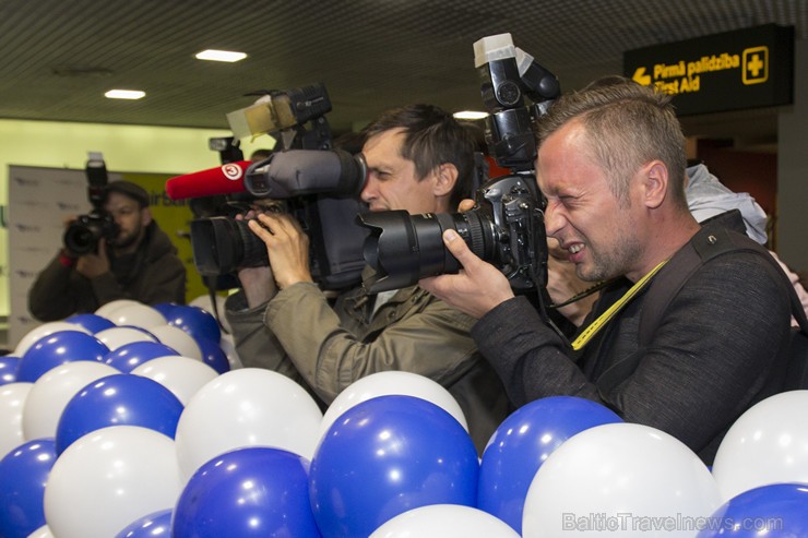 Starptautiskā lidosta «Rīga» sagaidīja savu 50 miljono pasažieri kopš lidostas dibināšanas - Montu Skābarnieci, kura liedostā ieradās ar airBaltic rei Starptautiskā lidosta «Rīga» sagaidīja savu 50 miljono pasažieri kopš lidostas dibināšanas - Montu Skābarnieci, kura liedostā ieradās ar airBaltic rei 156696