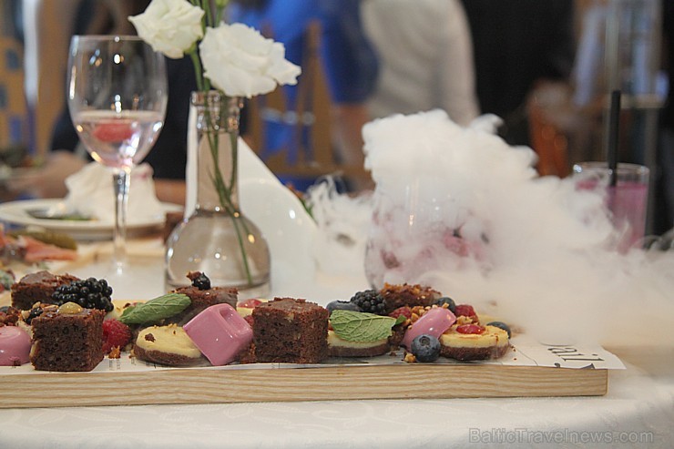 Latvijas viesnīcu tīkls «Wellton Hotel Group» 7.08.2015 oficiāli atklāj jaunu viesnīcu Rīgā - «Wellton Hotel Rīga» Latvijas viesnīcu tīkls «Wellton Hotel Group» 7.08.2015 oficiāli atklāj jaunu viesnīcu Rīgā - «Wellton Hotel Rīga» 157839