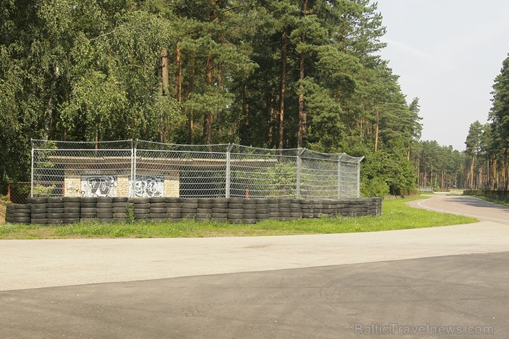 Jau šajā nedēļas nogalē autosportistiem un skatītājiem būs iespēja pilnvērtīgi novērtēt uzlabojumus, kas veikti rekonstruētajā Biķernieku trasē Jau šajā nedēļas nogalē autosportistiem un skatītājiem būs iespēja pilnvērtīgi novērtēt uzlabojumus, kas veikti rekonstruētajā Biķernieku trasē 157996