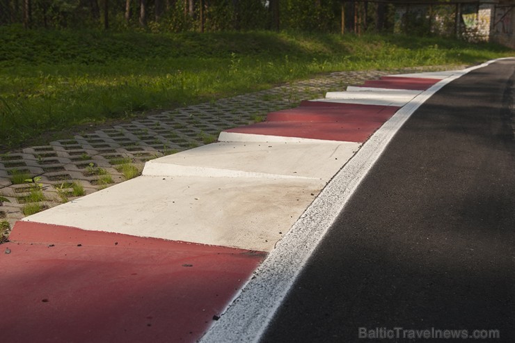 Jau šajā nedēļas nogalē autosportistiem un skatītājiem būs iespēja pilnvērtīgi novērtēt uzlabojumus, kas veikti rekonstruētajā Biķernieku trasē Jau šajā nedēļas nogalē autosportistiem un skatītājiem būs iespēja pilnvērtīgi novērtēt uzlabojumus, kas veikti rekonstruētajā Biķernieku trasē 157998